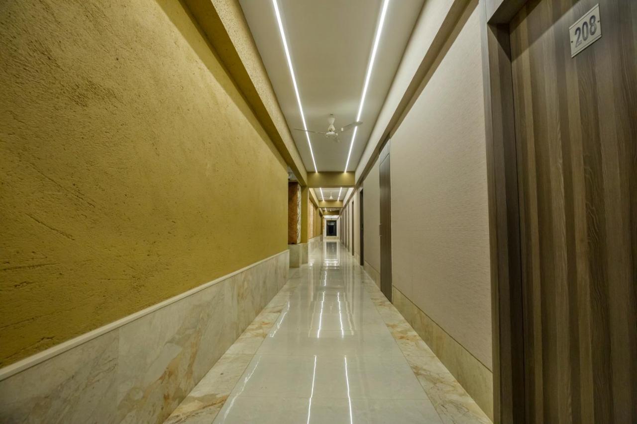 The Thane Club Exterior foto